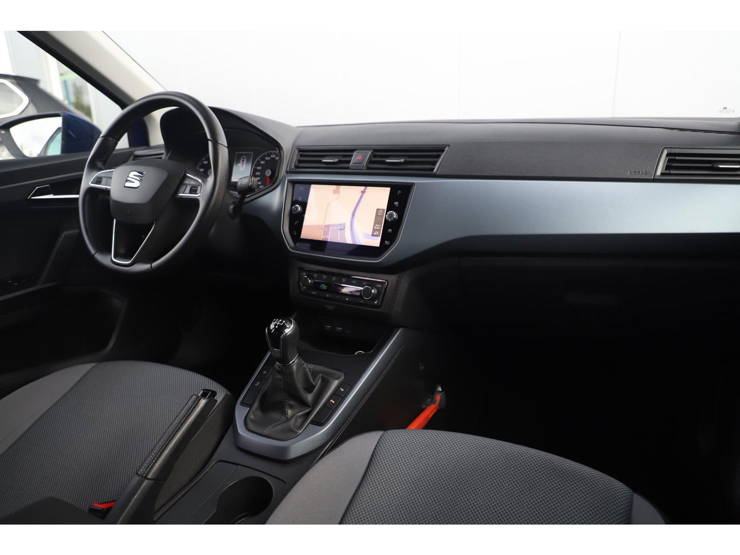 SEAT Arona 1.0 TSI Style Business Intense Keyless Navigatie Clima Adaptive Cruise Stoelverwarming 16 inch LMV Carplay Android Bluetooth PDC