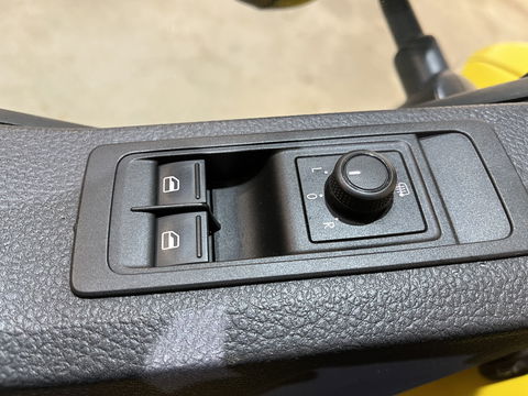 Volkswagen Transporter 2.0 TDI L2H1 Open Laadbak / Hiab T-CLX 009 Kraan / Euro 6 / 220V. / Aluca Kast / Airco / Cruise Control / Trekhaak