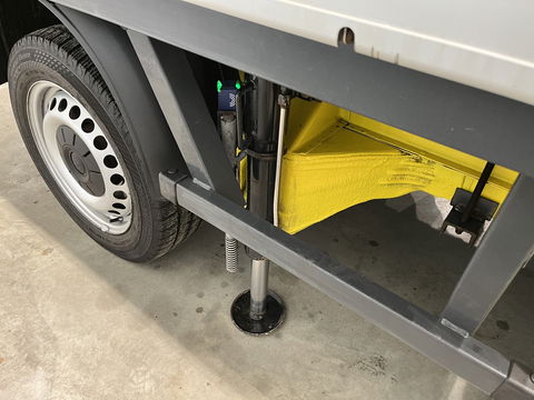 Volkswagen Transporter 2.0 TDI L2H1 Open Laadbak / Hiab T-CLX 009 Kraan / Euro 6 / 220V. / Aluca Kast / Airco / Cruise Control / Trekhaak