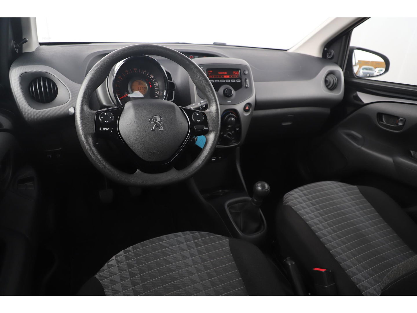 Peugeot 108 1.0 e-VTi Active Radio Bluetooth Airco Elektrische Ramen CV LED