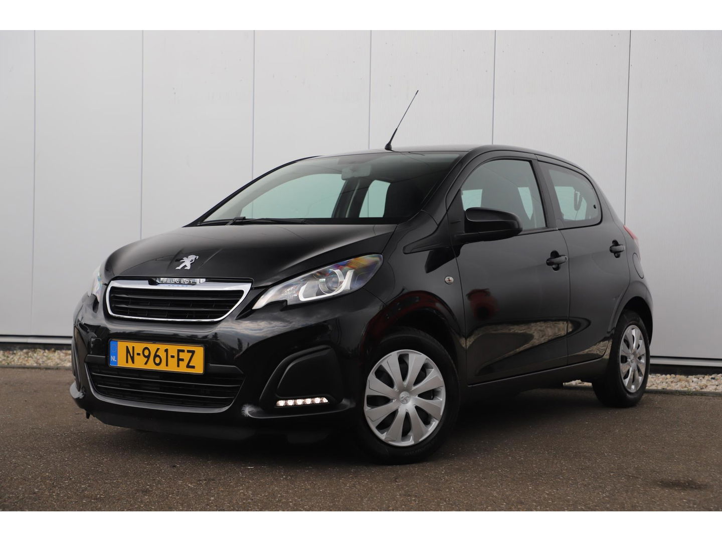 Peugeot 108 1.0 e-VTi Active Radio Bluetooth Airco Elektrische Ramen CV LED