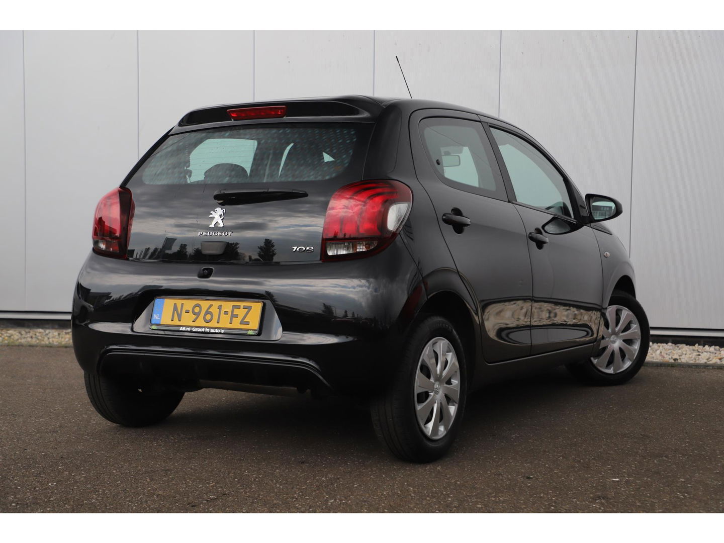 Peugeot 108 1.0 e-VTi Active Radio Bluetooth Airco Elektrische Ramen CV LED