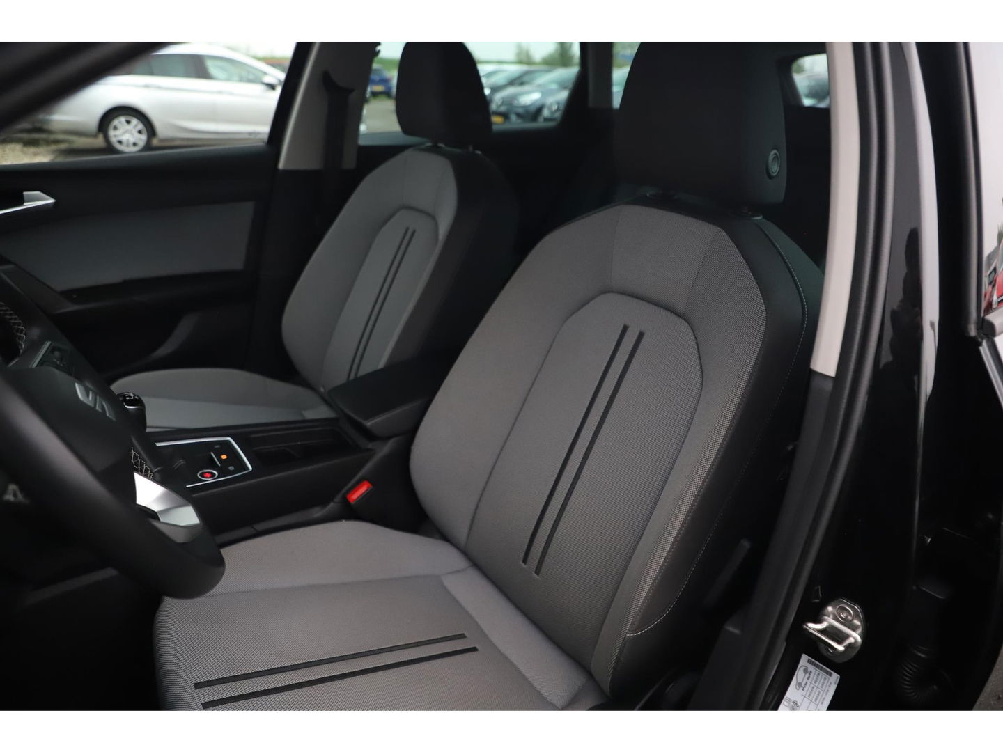 SEAT Leon Sportstourer 1.0 TSI Style Business Intense 110PK Trekhaak Virtual Cockpit LED Navigatie Clima Adaptive Cruise Camera Carplay Android