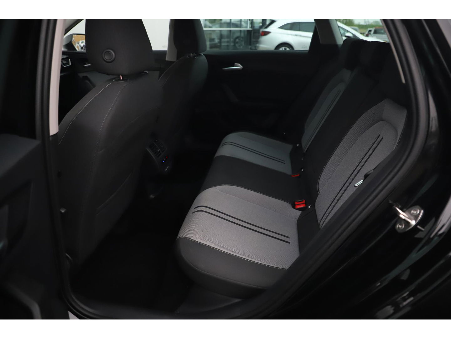 SEAT Leon Sportstourer 1.0 TSI Style Business Intense 110PK Trekhaak Virtual Cockpit LED Navigatie Clima Adaptive Cruise Camera Carplay Android