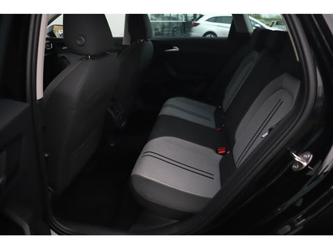SEAT Leon Sportstourer 1.0 TSI Style Business Intense 110PK Trekhaak Virtual Cockpit LED Navigatie Clima Adaptive Cruise Camera Carplay Android