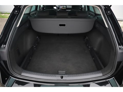SEAT Leon Sportstourer 1.0 TSI Style Business Intense 110PK Trekhaak Virtual Cockpit LED Navigatie Clima Adaptive Cruise Camera Carplay Android