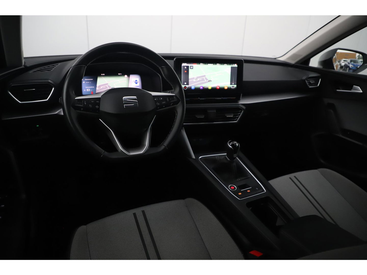 SEAT Leon Sportstourer 1.0 TSI Style Business Intense 110PK Trekhaak Virtual Cockpit LED Navigatie Clima Adaptive Cruise Camera Carplay Android