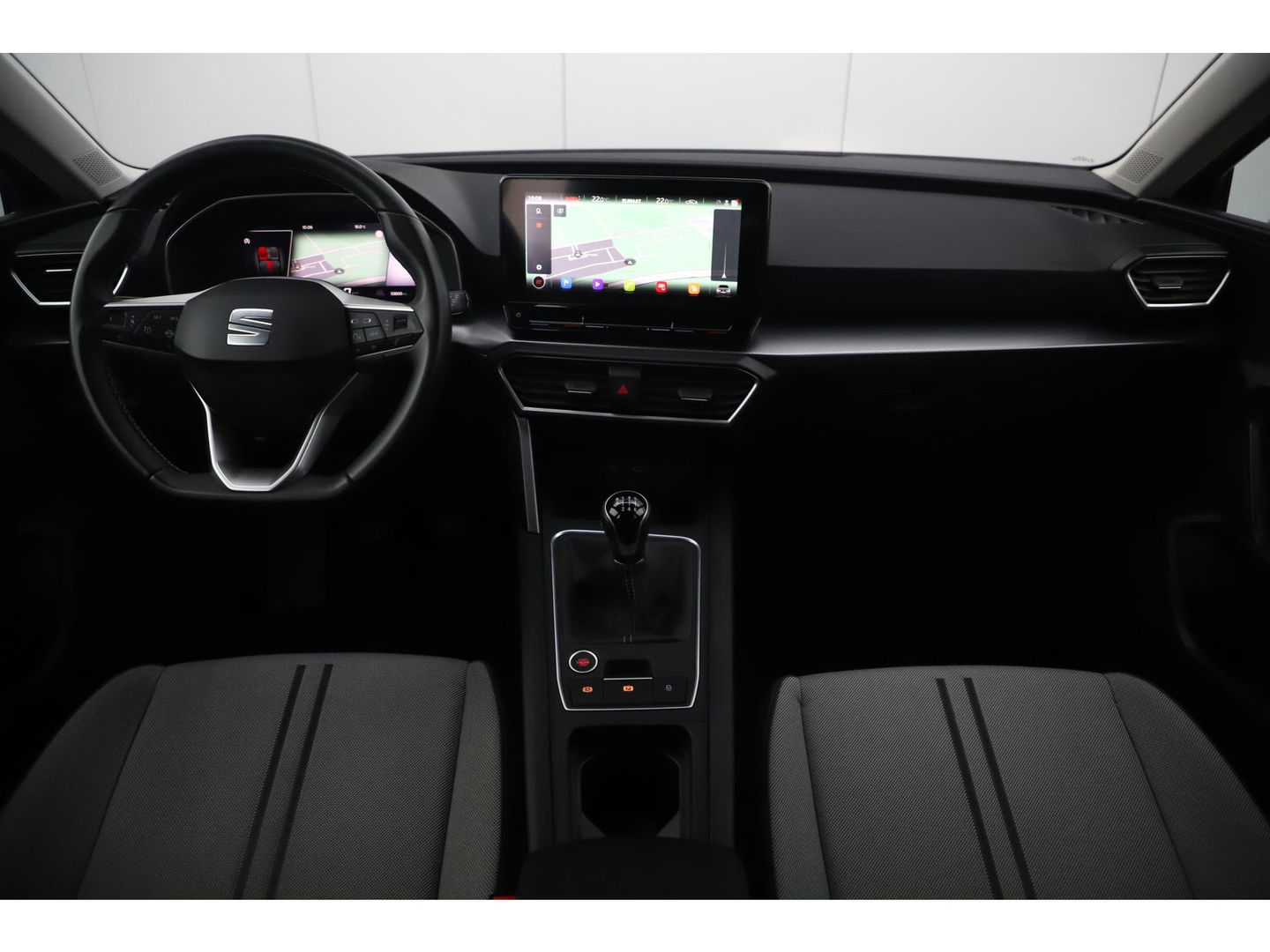 SEAT Leon Sportstourer 1.0 TSI Style Business Intense 110PK Trekhaak Virtual Cockpit LED Navigatie Clima Adaptive Cruise Camera Carplay Android
