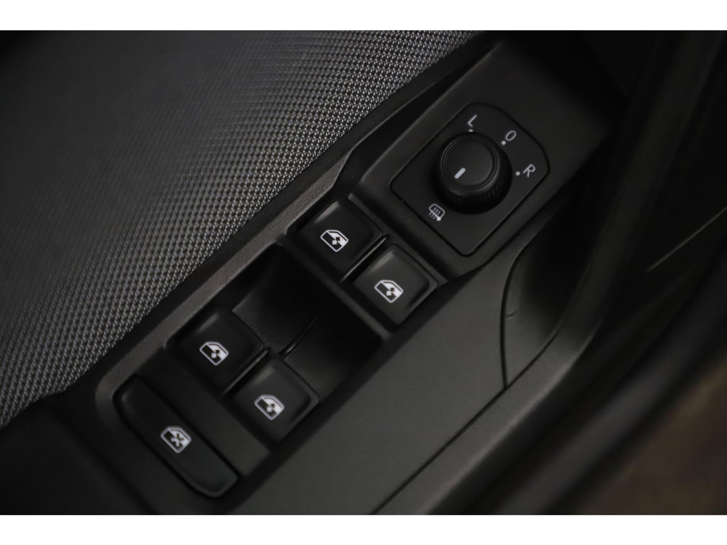 SEAT Leon Sportstourer 1.0 TSI Style Business Intense 110PK Trekhaak Virtual Cockpit LED Navigatie Clima Adaptive Cruise Camera Carplay Android