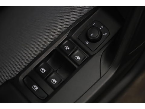 SEAT Leon Sportstourer 1.0 TSI Style Business Intense 110PK Trekhaak Virtual Cockpit LED Navigatie Clima Adaptive Cruise Camera Carplay Android
