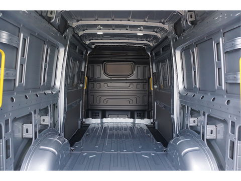 Volkswagen Crafter 35 177PK L3H3 AUT BPM VRIJ!! Navi, Cam, ACC, LED, 2x Schuifdeur, Dual Tone Lak!! NR. 873