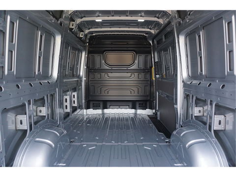 Volkswagen Crafter 35 177PK L3H3 AUT BPM VRIJ!! Navi, Cam, ACC, LED, Dual Tone Lak!! NR. 875
