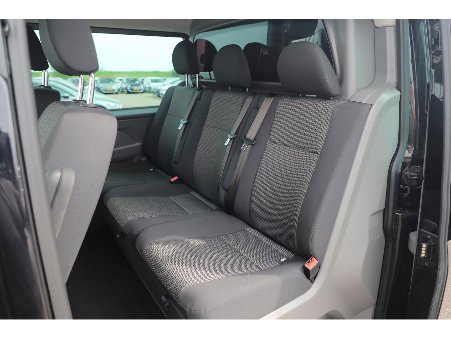 Volkswagen Transporter 2.0 TDI L2H1 DC Bulli 204PK DSG Automaat Virtual Cockpit 2X Elektrische Schuifdeur Full LED Navigatie Camera Adaptive Cruise Draadloos Carplay