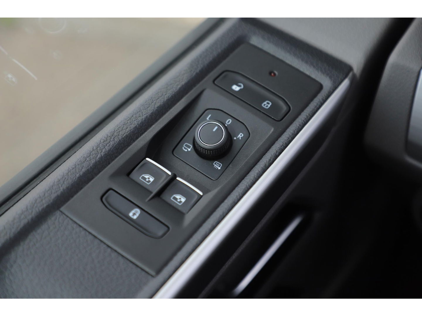 Volkswagen Transporter 2.0 TDI L2H1 DC Bulli 204PK DSG Automaat Virtual Cockpit 2X Elektrische Schuifdeur Full LED Navigatie Camera Adaptive Cruise Draadloos Carplay