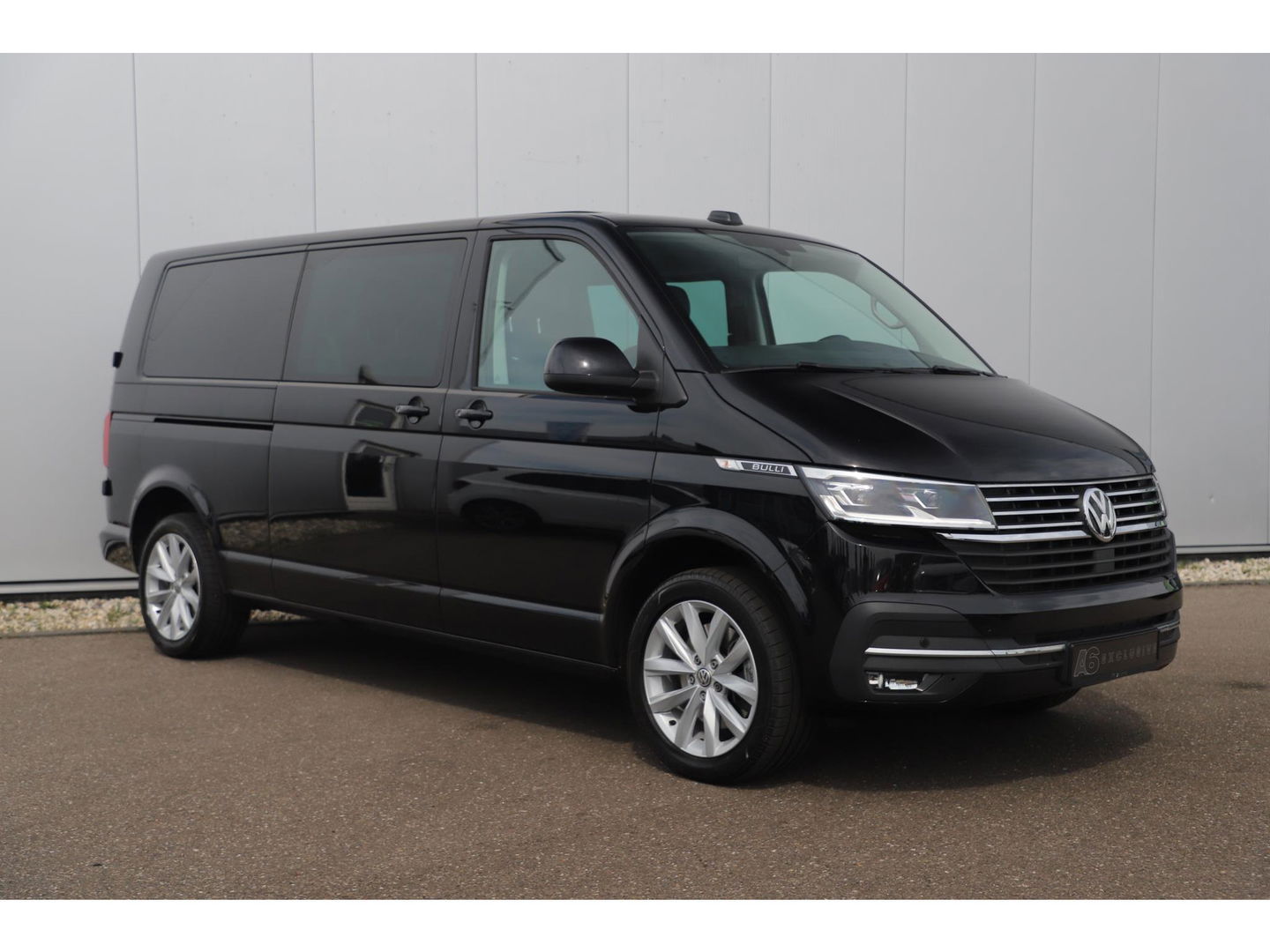 Volkswagen Transporter 2.0 TDI L2H1 DC Bulli 204PK DSG Automaat Virtual Cockpit 2X Elektrische Schuifdeur Full LED Navigatie Camera Adaptive Cruise Draadloos Carplay