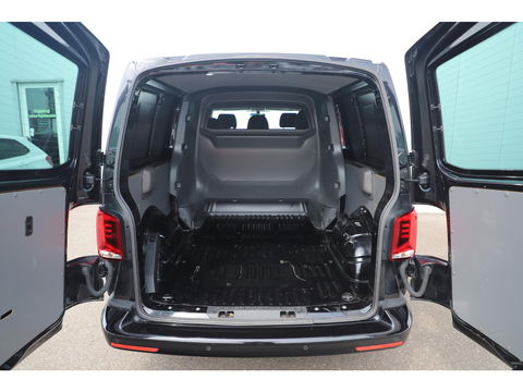 Volkswagen Transporter 2.0 TDI L2H1 DC Bulli 204PK DSG Automaat Virtual Cockpit 2X Elektrische Schuifdeur Full LED Navigatie Camera Adaptive Cruise Draadloos Carplay