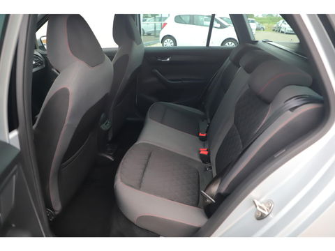 Škoda Fabia Combi 1.0 TSI Sport 95PK RS Stoelen Navigatie Airco Keyless Cruise 16 inch LMV PDC Getint Glas Zwarte Hemel