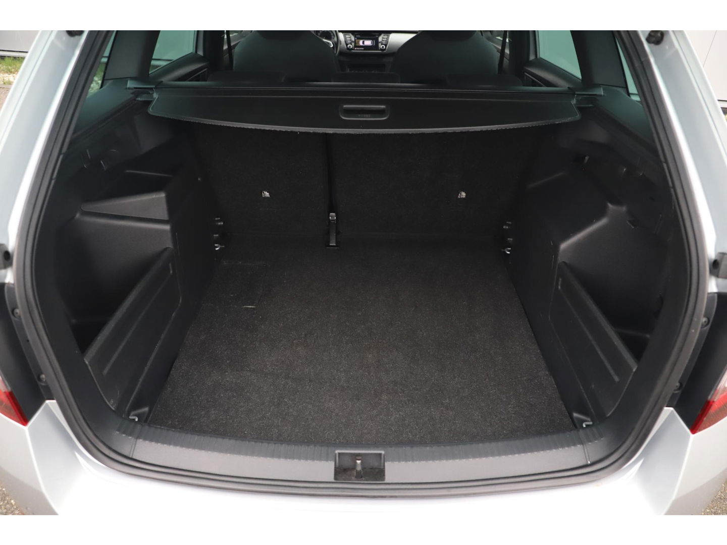 Škoda Fabia Combi 1.0 TSI Sport 95PK RS Stoelen Navigatie Airco Keyless Cruise 16 inch LMV PDC Getint Glas Zwarte Hemel