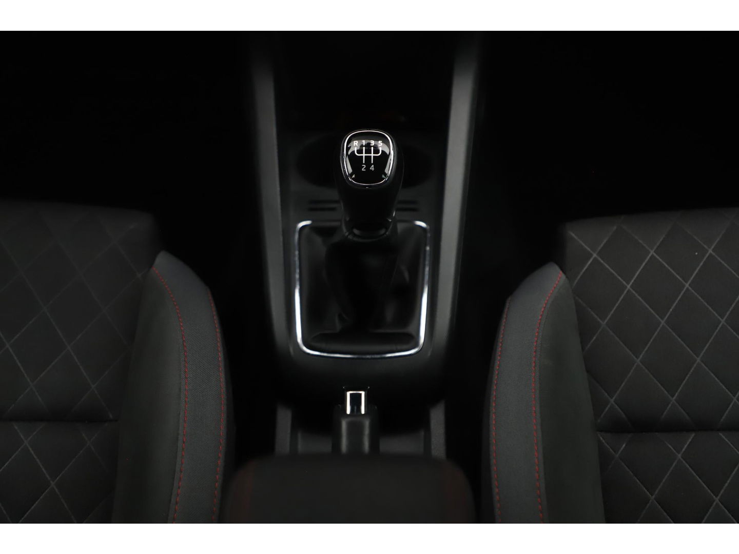 Škoda Fabia Combi 1.0 TSI Sport 95PK RS Stoelen Navigatie Airco Keyless Cruise 16 inch LMV PDC Getint Glas Zwarte Hemel