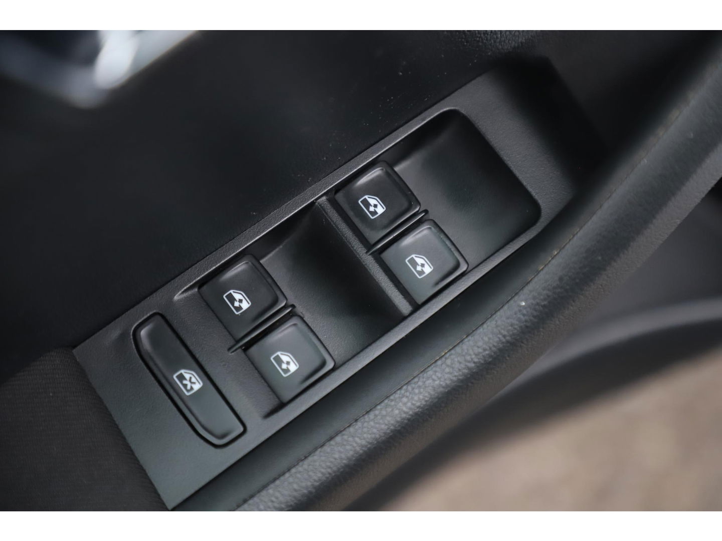 Škoda Fabia Combi 1.0 TSI Sport 95PK RS Stoelen Navigatie Airco Keyless Cruise 16 inch LMV PDC Getint Glas Zwarte Hemel