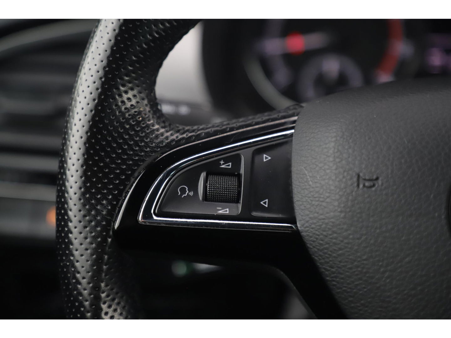 Škoda Fabia Combi 1.0 TSI Sport 95PK RS Stoelen Navigatie Airco Keyless Cruise 16 inch LMV PDC Getint Glas Zwarte Hemel
