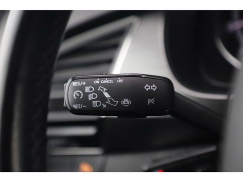 Škoda Fabia Combi 1.0 TSI Sport 95PK RS Stoelen Navigatie Airco Keyless Cruise 16 inch LMV PDC Getint Glas Zwarte Hemel