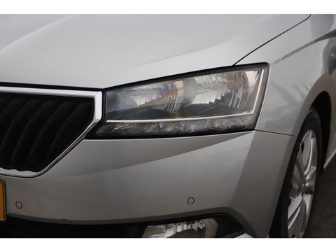 Škoda Fabia Combi 1.0 TSI Sport 95PK RS Stoelen Navigatie Airco Keyless Cruise 16 inch LMV PDC Getint Glas Zwarte Hemel