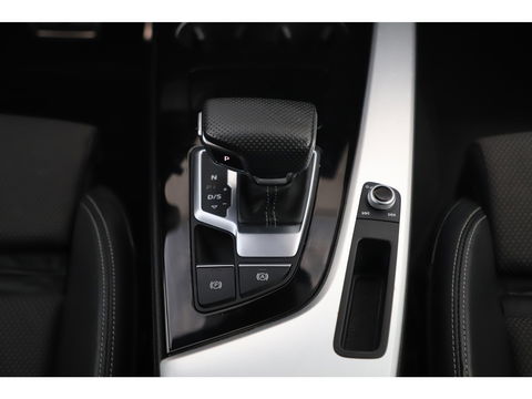 Audi A4 Avant 35 TDI S-Line Sport 164PK Automaat Trekhaak Half Leder Virtual Cockpit Ambianceverlichting Groot Navigatie Draadloos Carplay Android Elektrische Achterklep Clima Cruise PDC 18 inch LMV