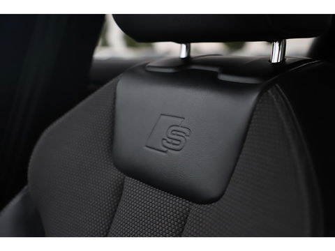 Audi A4 Avant 35 TDI S-Line Sport 164PK Automaat Trekhaak Half Leder Virtual Cockpit Ambianceverlichting Groot Navigatie Draadloos Carplay Android Elektrische Achterklep Clima Cruise PDC 18 inch LMV