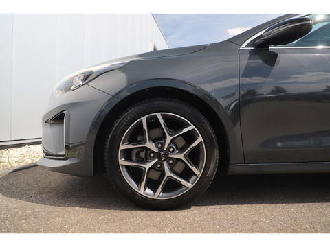 Kia Ceed 1.4 T-GDI GT-Line 140PK Automaat Panoramadak Half Leder Trekhaak Navigatie Achteruitrijcamera Clima Stuur & Stoelverwarming Full LED Keyless Entry