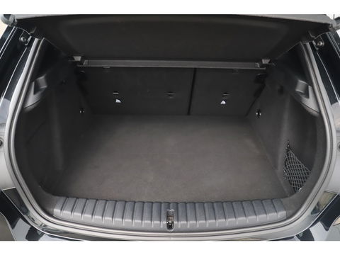 BMW 1-serie 118i Business Edition M Sport Automaat Black Optic Virtual Cockpit Sfeerverlichting Navigatie Carplay Android Sportstoelen Clima Cruise PDC