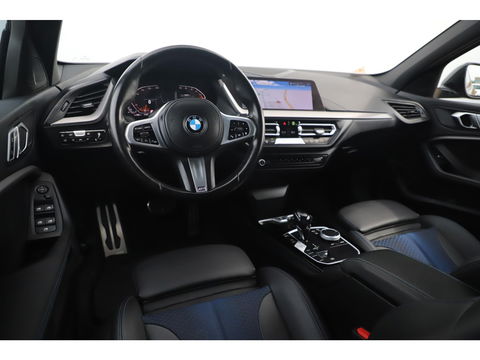 BMW 1-serie 118i Business Edition M Sport Automaat Black Optic Virtual Cockpit Sfeerverlichting Navigatie Carplay Android Sportstoelen Clima Cruise PDC