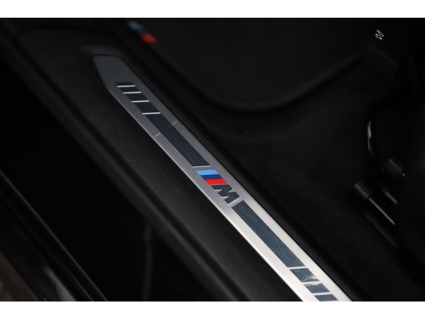 BMW 1-serie 118i Business Edition M Sport Automaat Black Optic Virtual Cockpit Sfeerverlichting Navigatie Carplay Android Sportstoelen Clima Cruise PDC