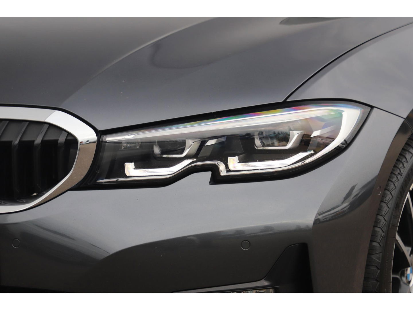 BMW 3 Serie 318i High Executive Edition Automaat Black Optic Schuifdak Full LED Digital Cockpit Vol Lederen Sportstoelen Navigatie Draadloos Carplay Bluetooth Achteruitrijcamera 18 inch M Sport Velgen