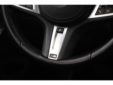 BMW 3 Serie 318i High Executive Edition Automaat Black Optic Schuifdak Full LED Digital Cockpit Vol Lederen Sportstoelen Navigatie Draadloos Carplay Bluetooth Achteruitrijcamera 18 inch M Sport Velgen