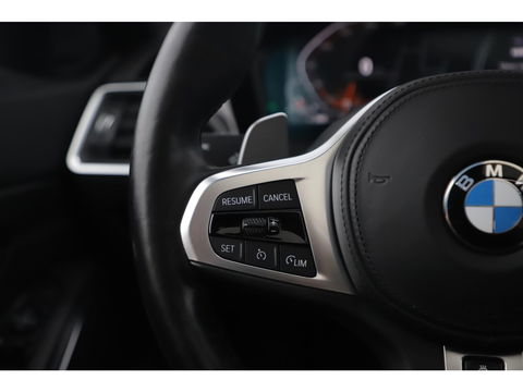 BMW 3 Serie 318i High Executive Edition Automaat Black Optic Schuifdak Full LED Digital Cockpit Vol Lederen Sportstoelen Navigatie Draadloos Carplay Bluetooth Achteruitrijcamera 18 inch M Sport Velgen