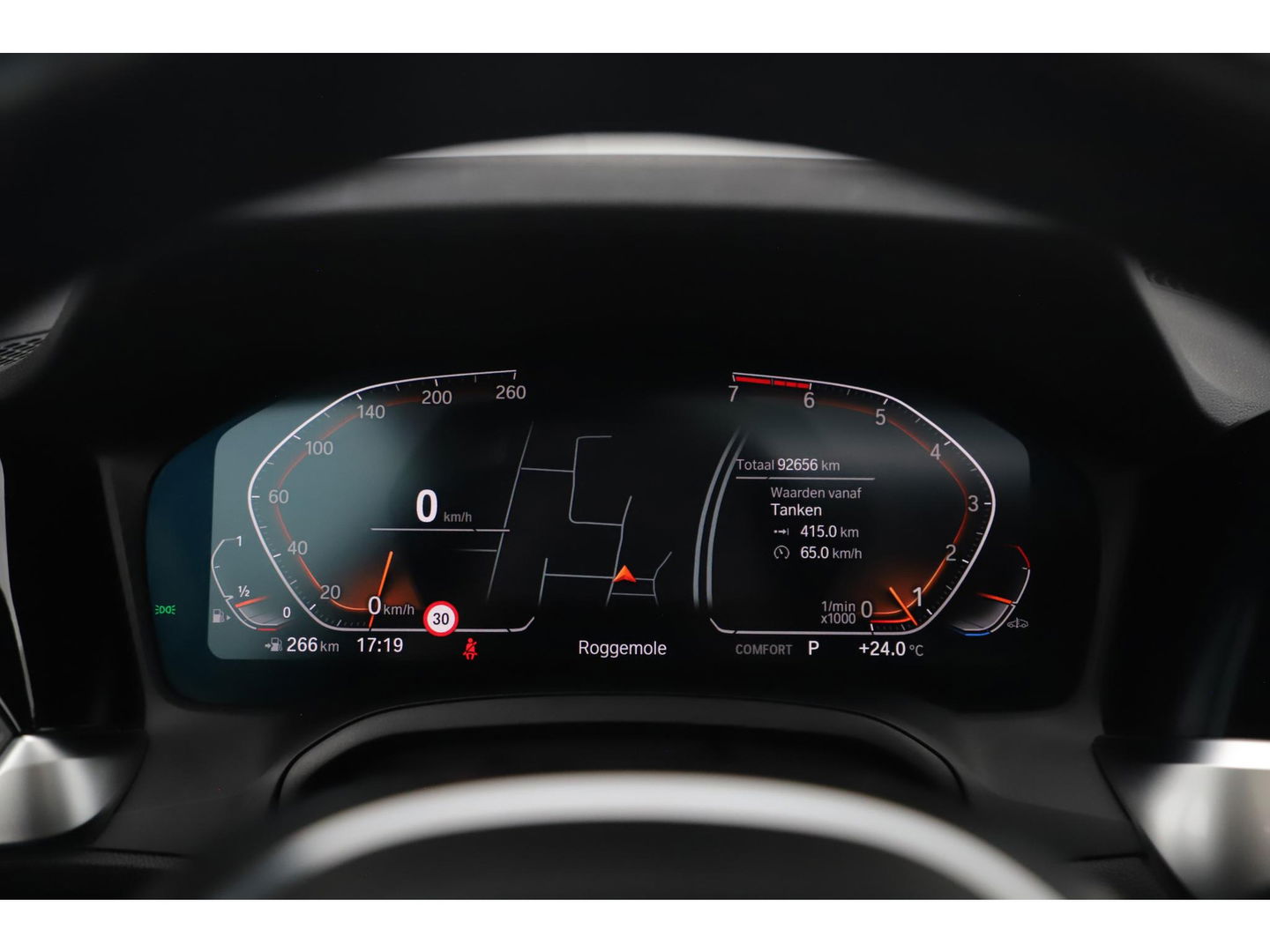 BMW 3 Serie 318i High Executive Edition Automaat Black Optic Schuifdak Full LED Digital Cockpit Vol Lederen Sportstoelen Navigatie Draadloos Carplay Bluetooth Achteruitrijcamera 18 inch M Sport Velgen