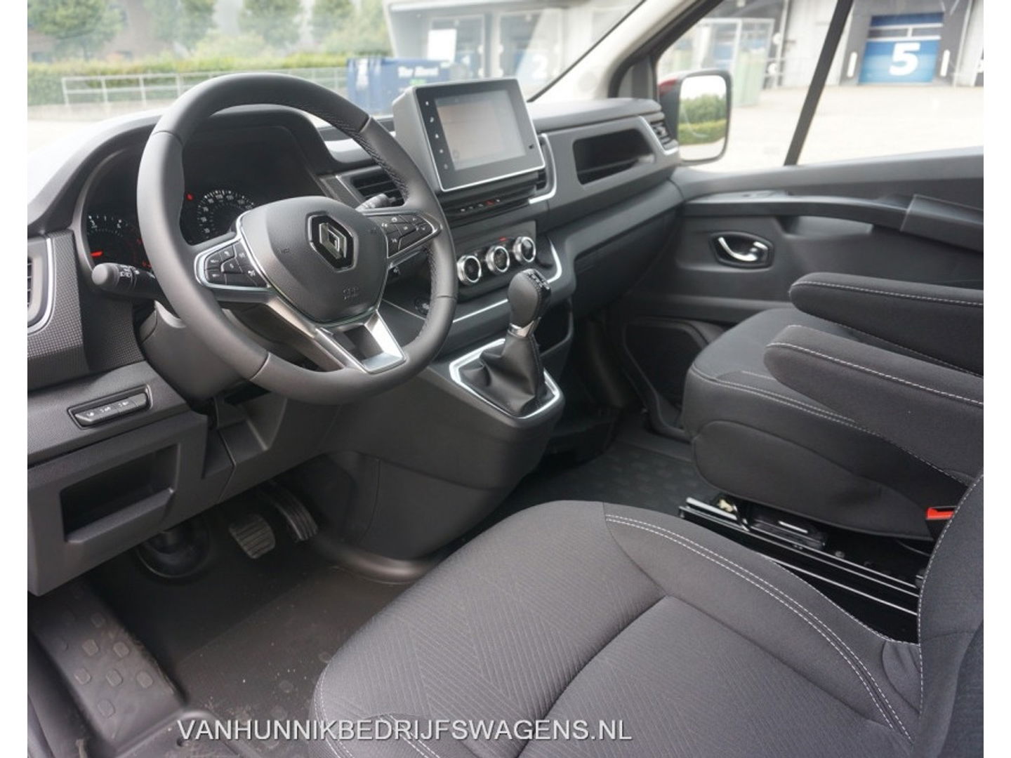 Renault Trafic 170PK L2H1 LUXE DC EDC AUT BPM VRIJ!! Climate, Navi, Camera, ACC, 17" LM, LED!! NR. 813