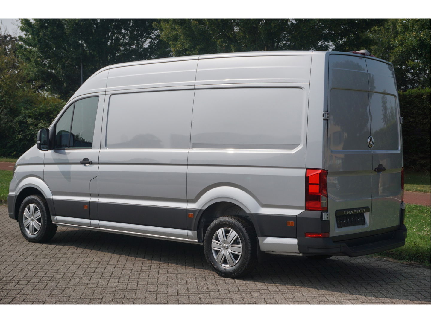 Volkswagen Crafter 35 177PK L3H3 AUT BPM VRIJ!! Navi, Cam, Adap. Cruise, LED!! NR. 875
