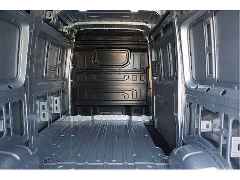 Volkswagen Crafter 35 177PK L3H3 AUT BPM VRIJ!! Navi, Cam, Adap. Cruise, LED!! NR. 154