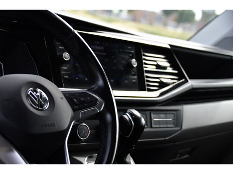 Volkswagen Transporter 2.0 TDI L2H1 32 DC Bulli Virtual, Camera, Carplay, 199PK, LED, NAVI, Sensoren, Mutlimedia, Automaat, Stoelverwarming, Standkachel