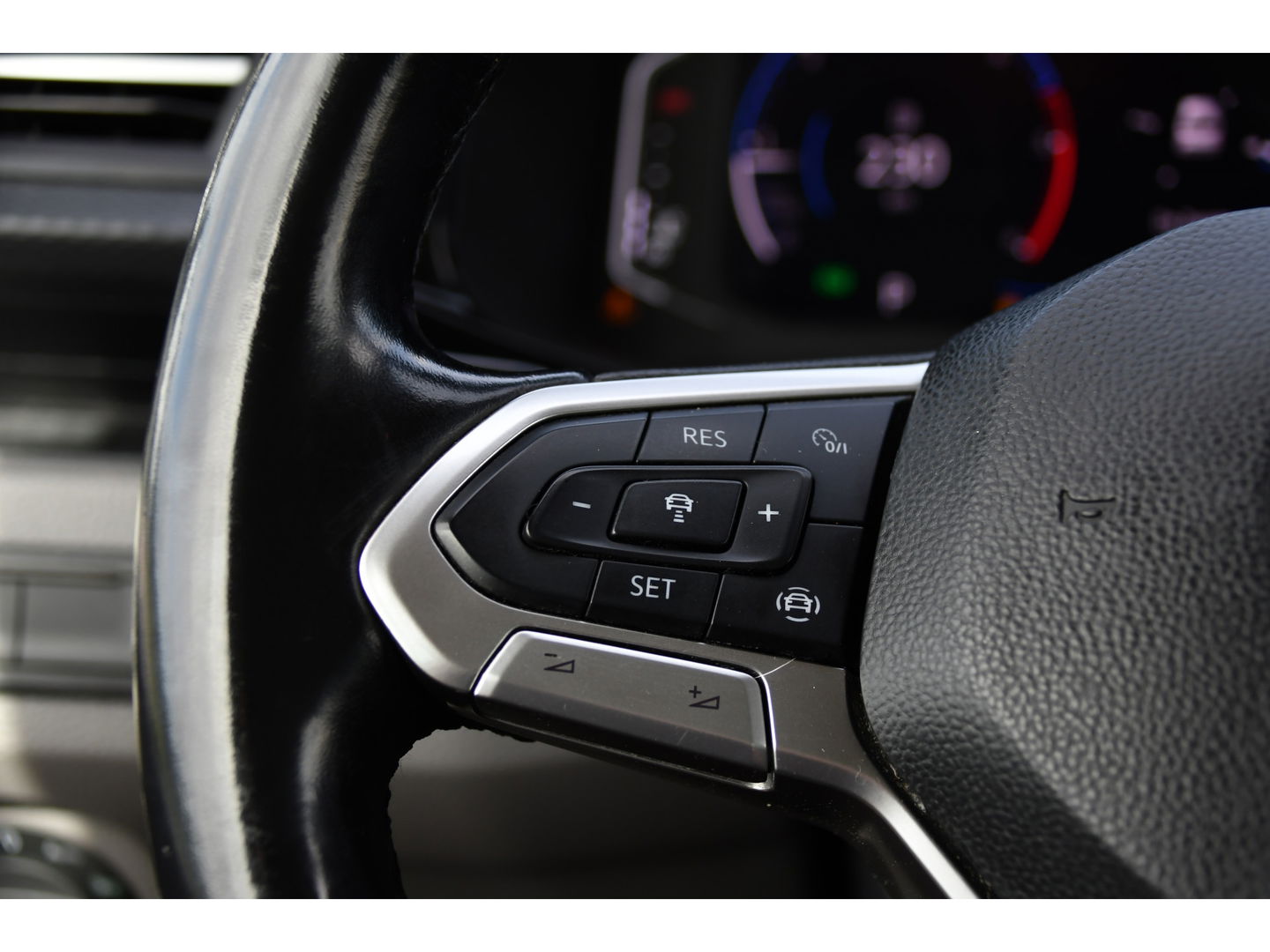 Volkswagen Transporter 2.0 TDI L2H1 32 DC Bulli Virtual, Camera, Carplay, 199PK, LED, NAVI, Sensoren, Mutlimedia, Automaat, Stoelverwarming, Standkachel