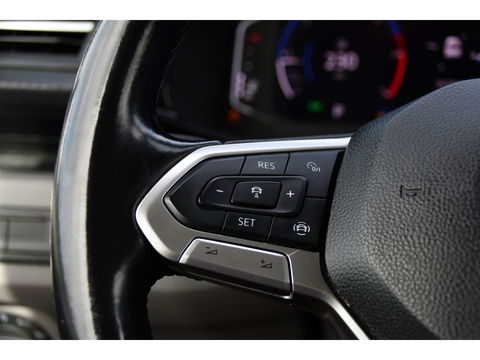 Volkswagen Transporter 2.0 TDI L2H1 32 DC Bulli Virtual, Camera, Carplay, 199PK, LED, NAVI, Sensoren, Mutlimedia, Automaat, Stoelverwarming, Standkachel