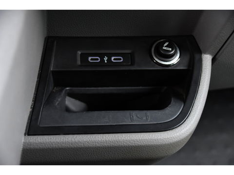 Volkswagen Transporter 2.0 TDI L2H1 32 DC Bulli Virtual, Camera, Carplay, 199PK, LED, NAVI, Sensoren, Mutlimedia, Automaat, Stoelverwarming, Standkachel