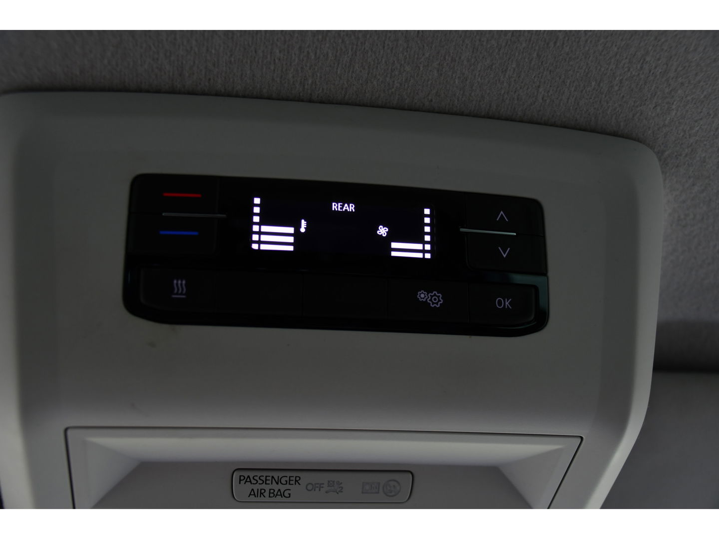 Volkswagen Transporter 2.0 TDI L2H1 32 DC Bulli Virtual, Camera, Carplay, 199PK, LED, NAVI, Sensoren, Mutlimedia, Automaat, Stoelverwarming, Standkachel