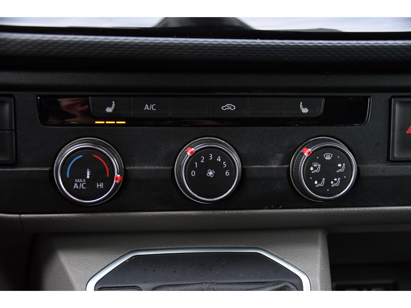 Volkswagen Transporter 2.0 TDI L2H1 32 DC Bulli Virtual, Camera, Carplay, 199PK, LED, NAVI, Sensoren, Mutlimedia, Automaat, Stoelverwarming, Standkachel