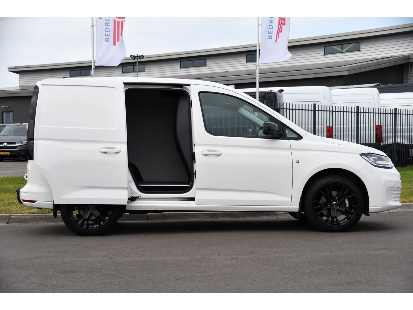 Volkswagen Caddy Cargo 1.5 TSI Exclusive PB Edition Adaptieve Cruise, Camera, Carplay, Stoelverwarming, Automaat, LED, Trekhaak, UNIEK!