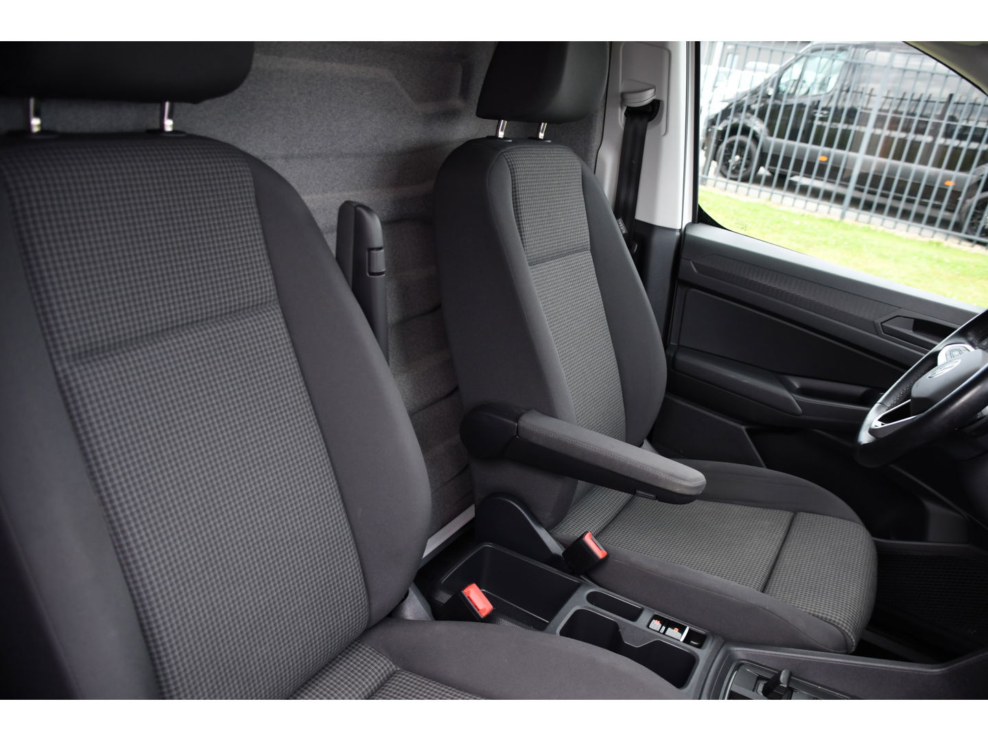 Volkswagen Caddy Cargo 1.5 TSI Exclusive PB Edition Adaptieve Cruise, Camera, Carplay, Stoelverwarming, Automaat, LED, Trekhaak, UNIEK!