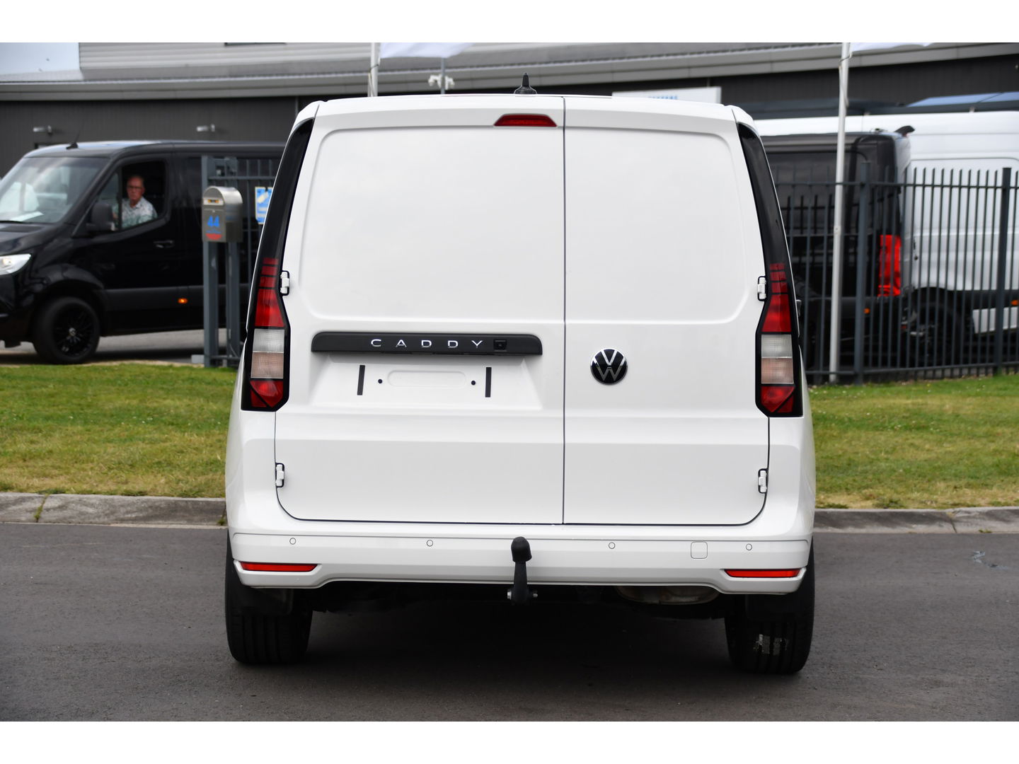 Volkswagen Caddy Cargo 1.5 TSI Exclusive PB Edition Adaptieve Cruise, Camera, Carplay, Stoelverwarming, Automaat, LED, Trekhaak, UNIEK!