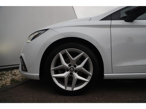 SEAT Ibiza 1.5 TSI EVO FR Business Intense 150PK ! Full LED 17 inch LMV Sfeerverlichting Navigatie Achteruitrijcamera Carplay Android Clima Cruise PDC Getint Glas